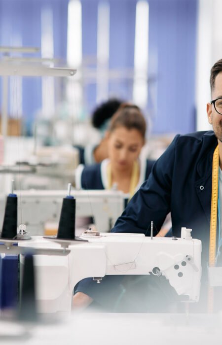 workshop-production-of-clothing-sewing-machine-P8XLZ35.jpg